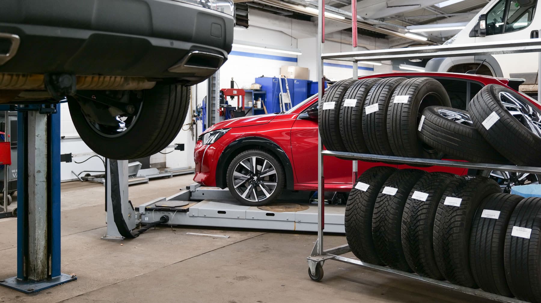 Abbildung Model Haupt- und Abgasuntersuchung